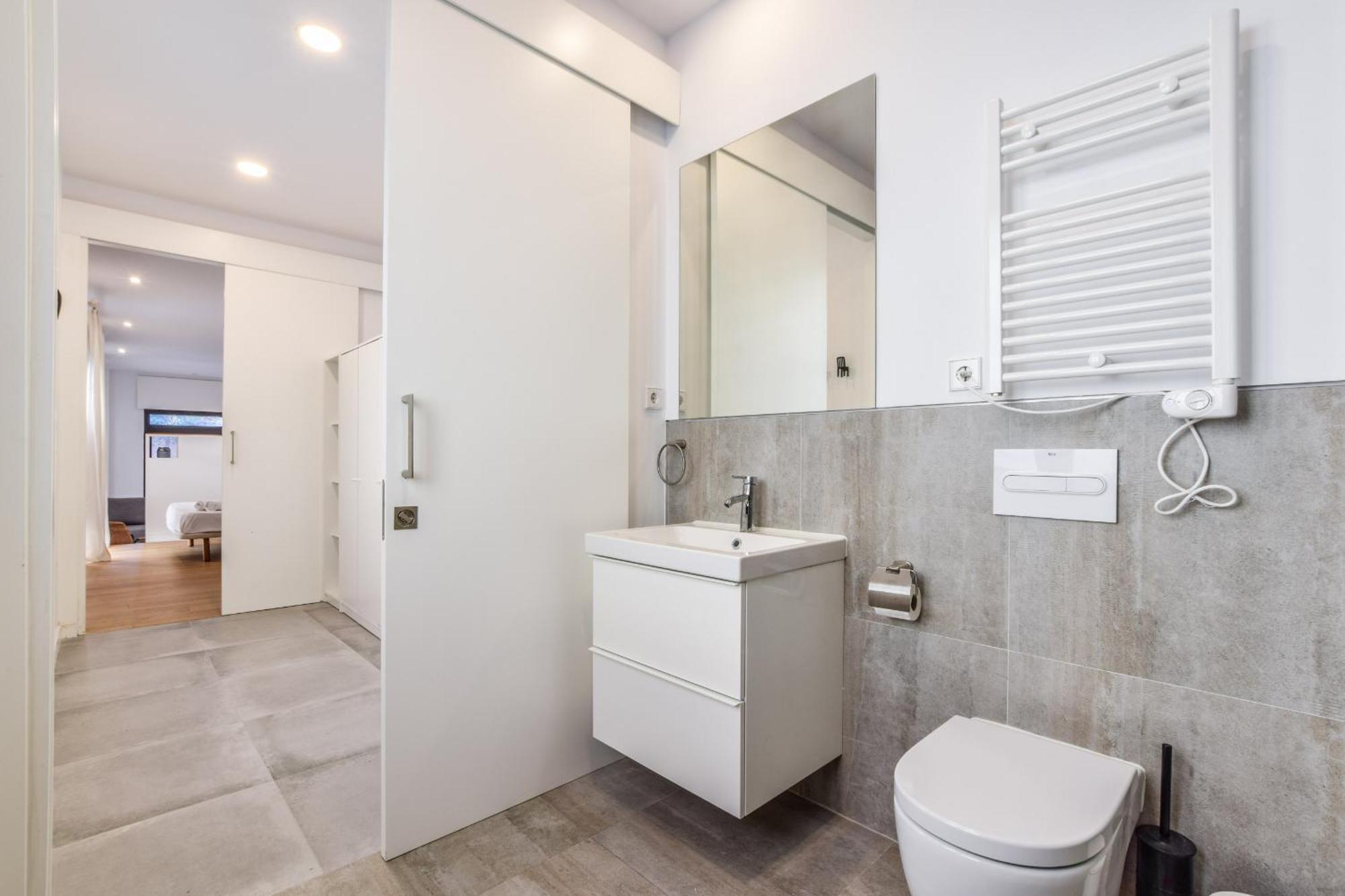 Loft Exclusivo Reformado De Diseno Alquiler Temporal Apartment Madrid Exterior photo