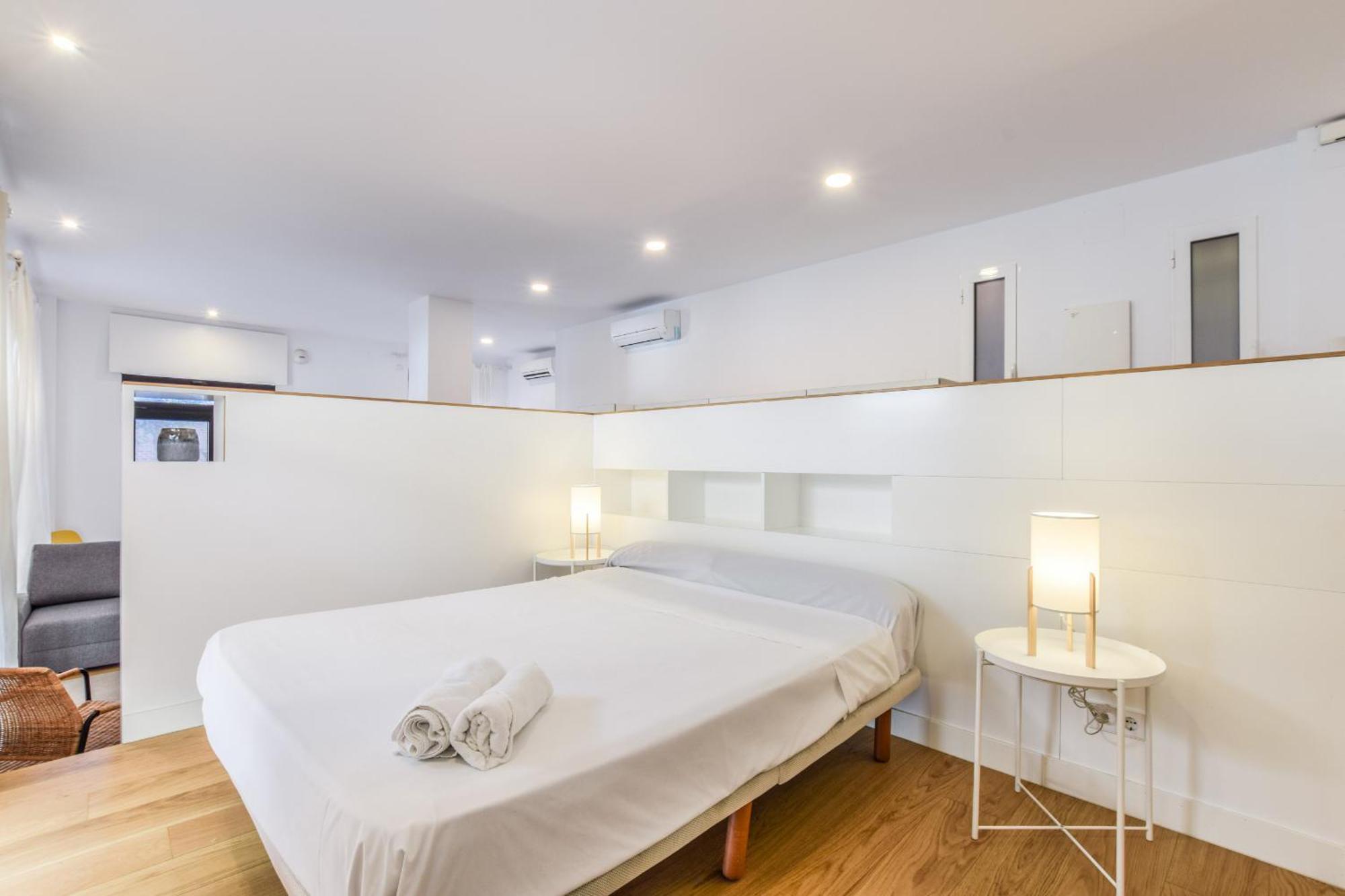 Loft Exclusivo Reformado De Diseno Alquiler Temporal Apartment Madrid Exterior photo
