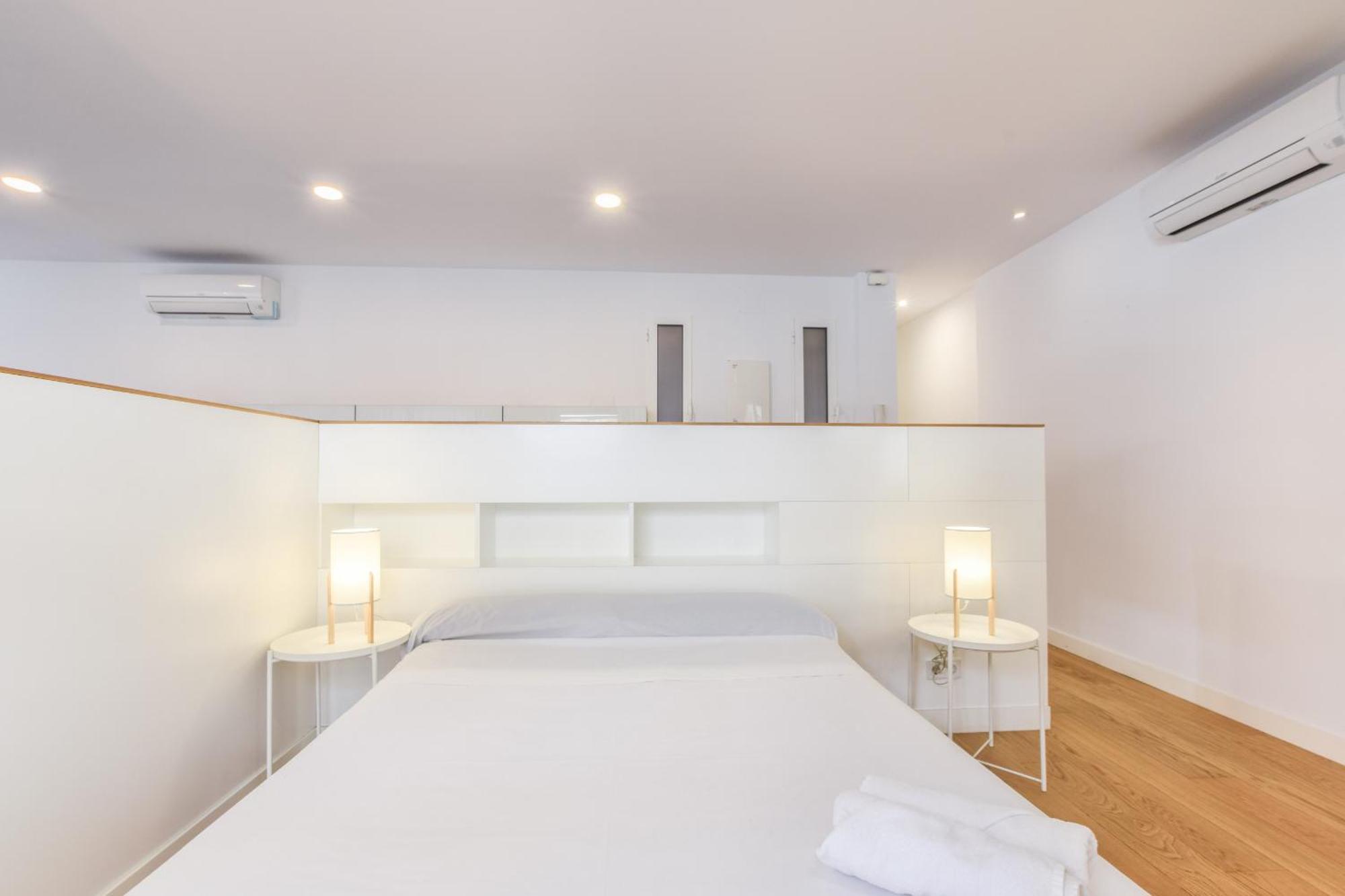 Loft Exclusivo Reformado De Diseno Alquiler Temporal Apartment Madrid Exterior photo